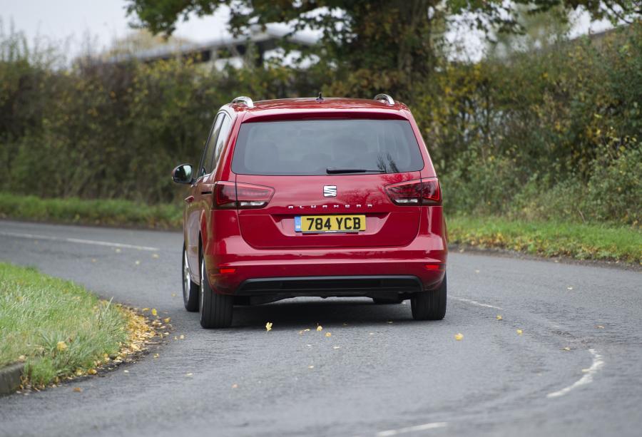  Seat Alhambra 2015 года  (UK) (фото 11 из 30)